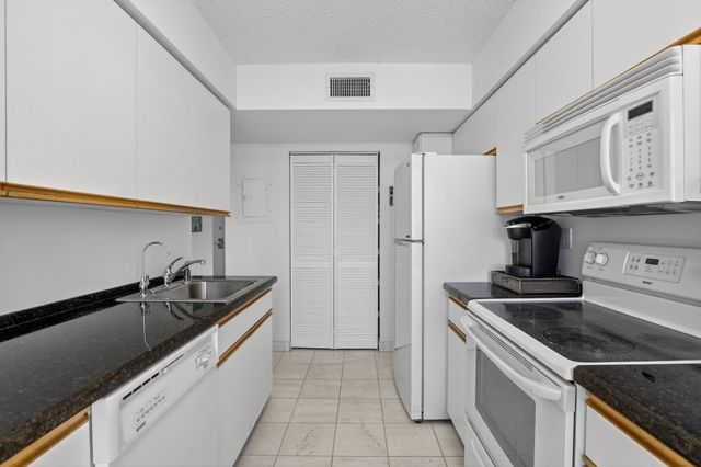 3400 NE 192nd Street 1008, Miami, FL 33180