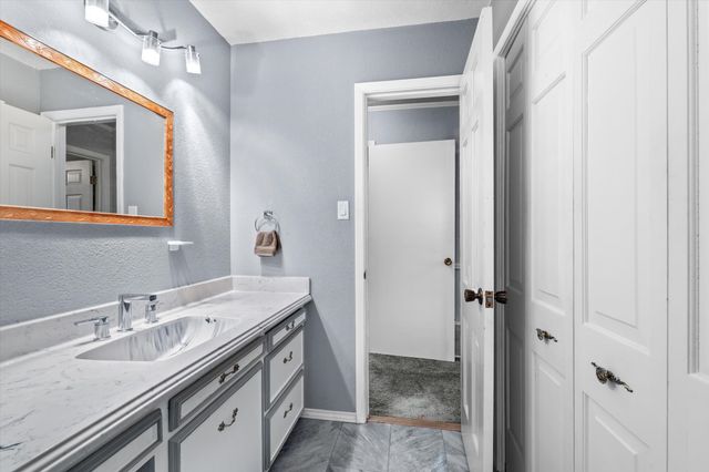 837 White Oak Drive, Woodway, TX 76712