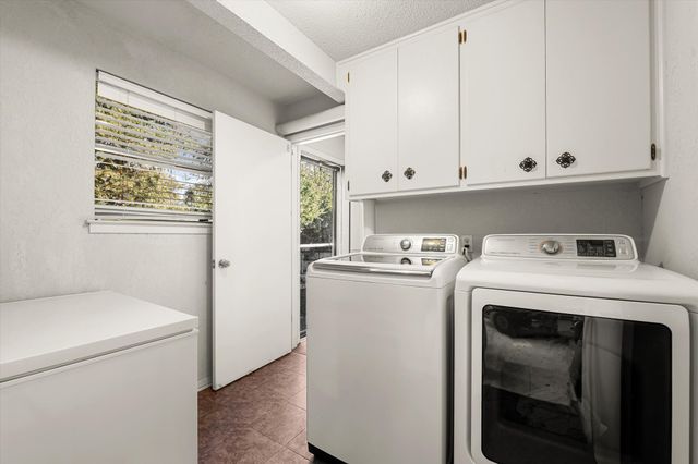 837 White Oak Drive, Woodway, TX 76712