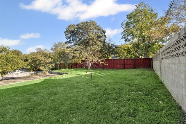 837 White Oak Drive, Woodway, TX 76712