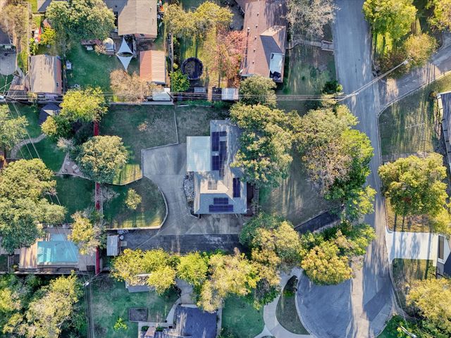 837 White Oak Drive, Woodway, TX 76712