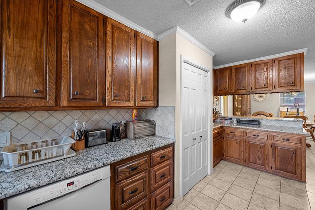 837 White Oak Drive, Woodway, TX 76712