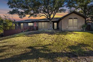 837 White Oak Drive, Woodway, TX 76712