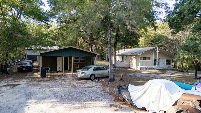 78 April Court, Freeport, FL 32439