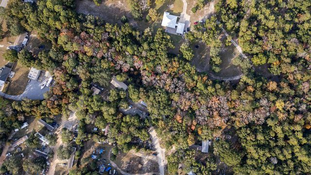 78 April Court, Freeport, FL 32439