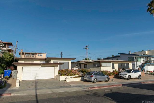 4933 35 Ocean Boulevard, San Diego, CA 92109