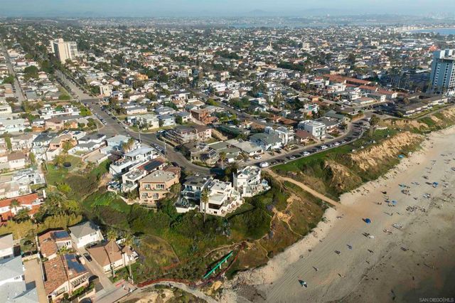 4933 35 Ocean Boulevard, San Diego, CA 92109