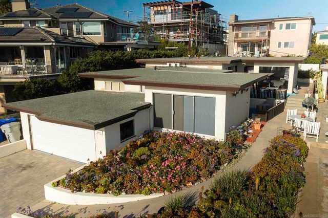 4933 35 Ocean Boulevard, San Diego, CA 92109