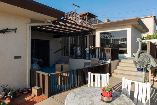 4933 35 Ocean Boulevard, San Diego, CA 92109