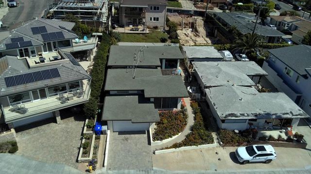 4933 35 Ocean Boulevard, San Diego, CA 92109