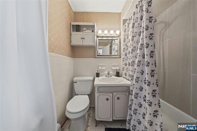 1046-1048 26th Street, Paterson, NJ 07513
