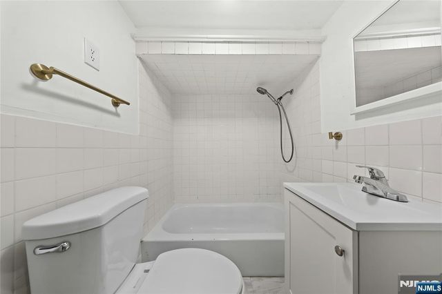 1046-1048 26th Street, Paterson, NJ 07513