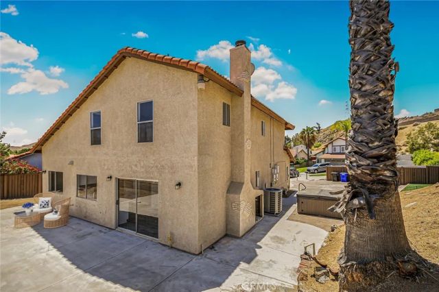 28041 Concord Avenue, Castaic, CA 91384