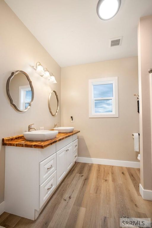 Image 19 of property listing at 2785 E 500 N, St Anthony, ID 83445