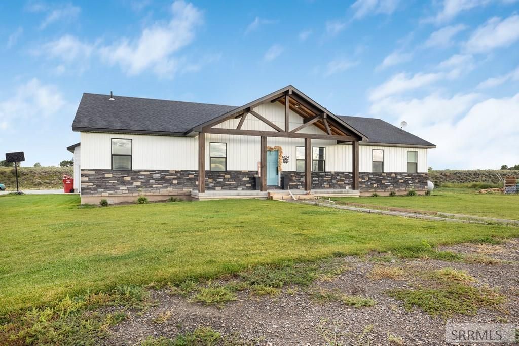 Image 3 of property listing at 2785 E 500 N, St Anthony, ID 83445