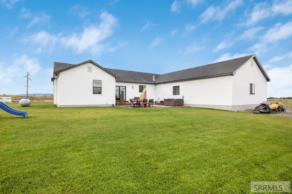 Image 33 of property listing at 2785 E 500 N, St Anthony, ID 83445