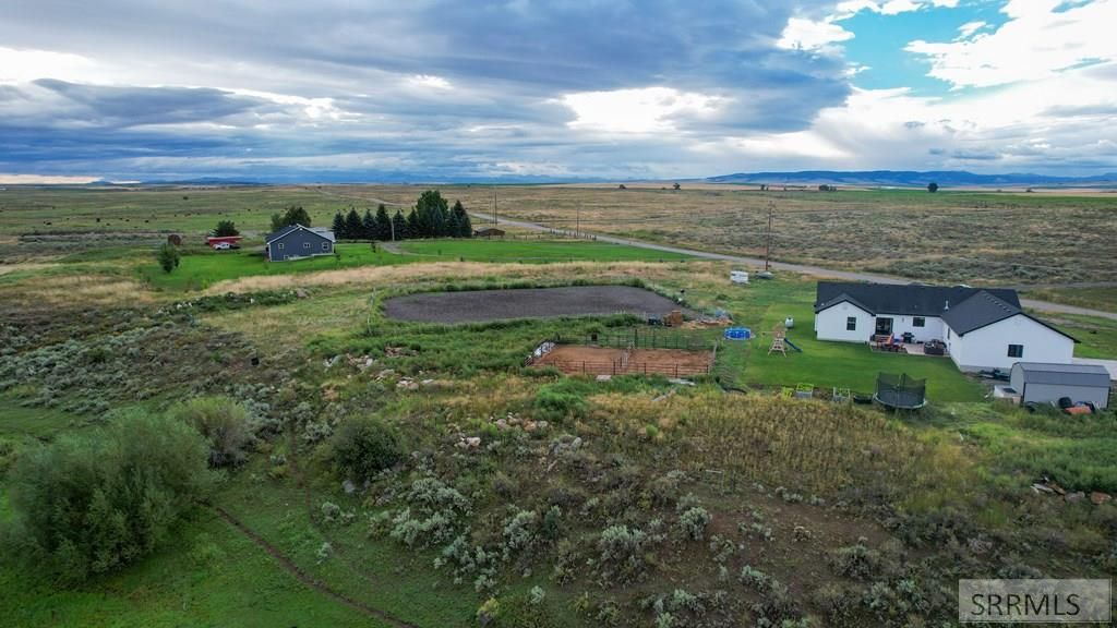 Image 43 of property listing at 2785 E 500 N, St Anthony, ID 83445