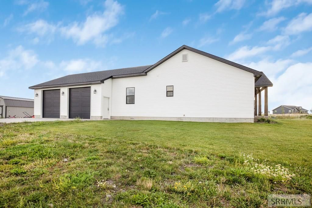 Image 6 of property listing at 2785 E 500 N, St Anthony, ID 83445