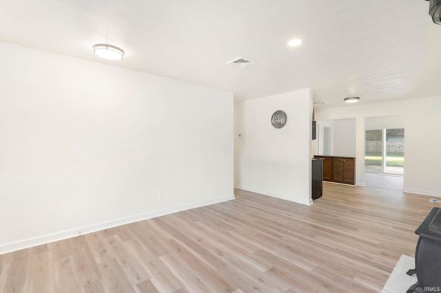 11814 Edison Road, Osceola, IN 46561