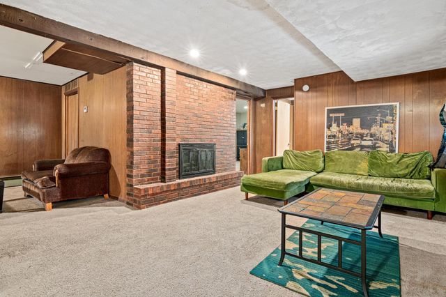 1650 Upper Afton Road, Saint Paul, MN 55106