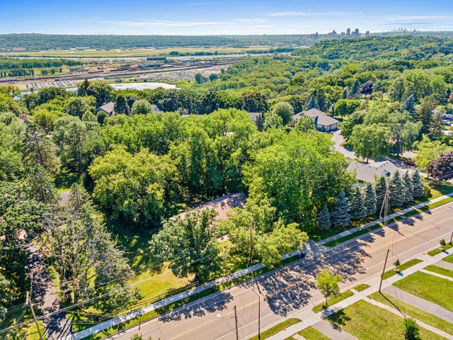 1650 Upper Afton Road, Saint Paul, MN 55106