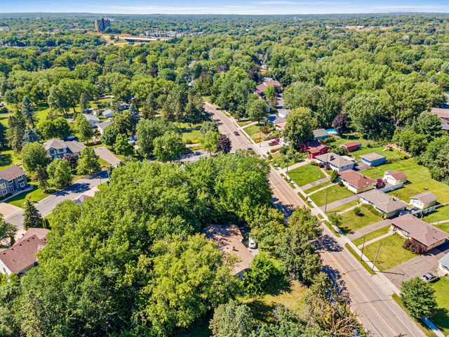 1650 Upper Afton Road, Saint Paul, MN 55106