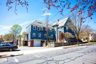 182 Adelaide Avenue 6, Providence, RI 02907