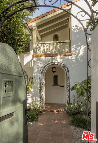 1982 N Normandie Avenue, Los Angeles, CA 90027