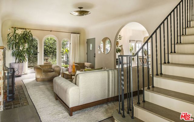 1982 N Normandie Avenue, Los Angeles, CA 90027