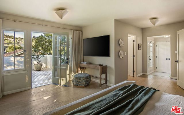 1982 N Normandie Avenue, Los Angeles, CA 90027