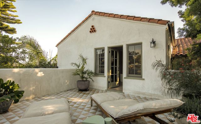 1982 N Normandie Avenue, Los Angeles, CA 90027