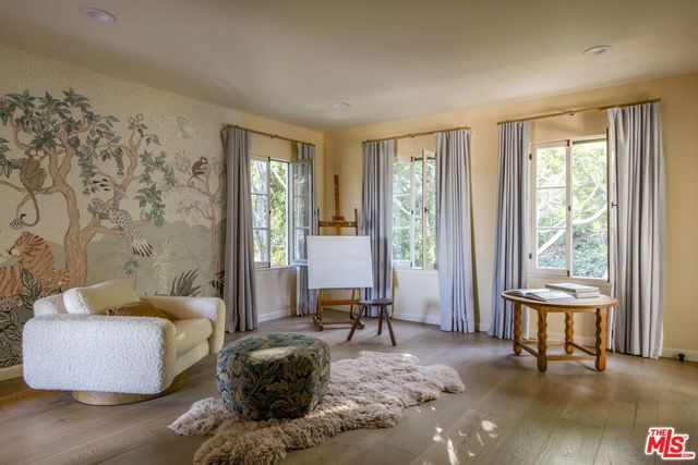 1982 N Normandie Avenue, Los Angeles, CA 90027