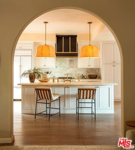 1982 N Normandie Avenue, Los Angeles, CA 90027