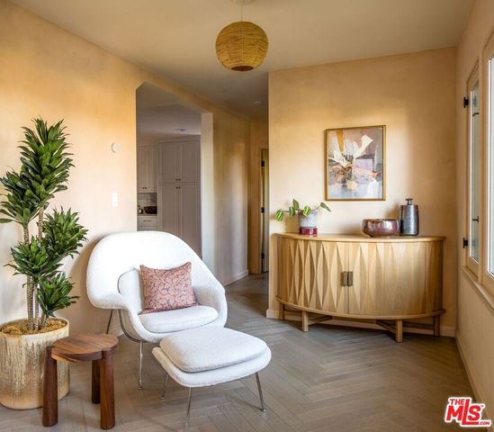 1982 N Normandie Avenue, Los Angeles, CA 90027