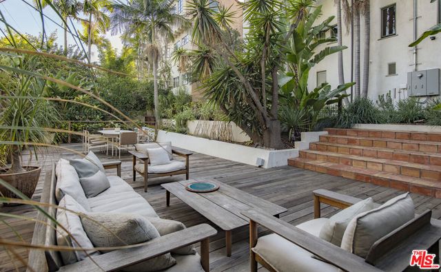 1982 N Normandie Avenue, Los Angeles, CA 90027