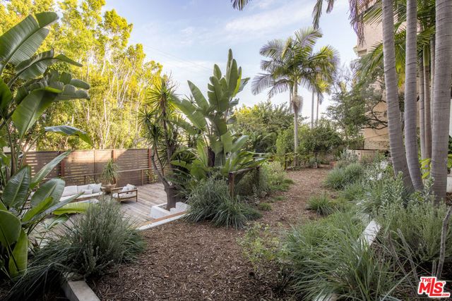 1982 N Normandie Avenue, Los Angeles, CA 90027