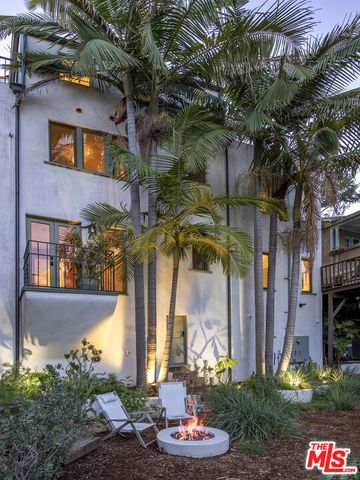 1982 N Normandie Avenue, Los Angeles, CA 90027