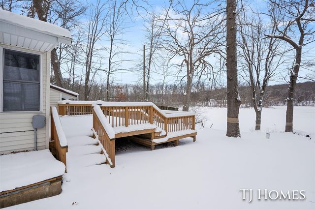 6048 Stewart Woods Drive, Delton, MI 49046