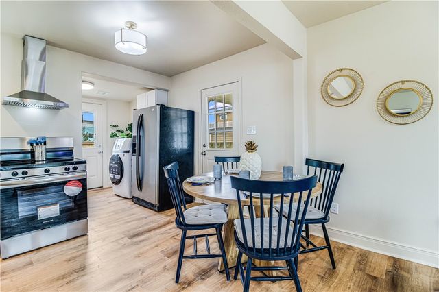 509 W Avenue E, Port Aransas, TX 78373