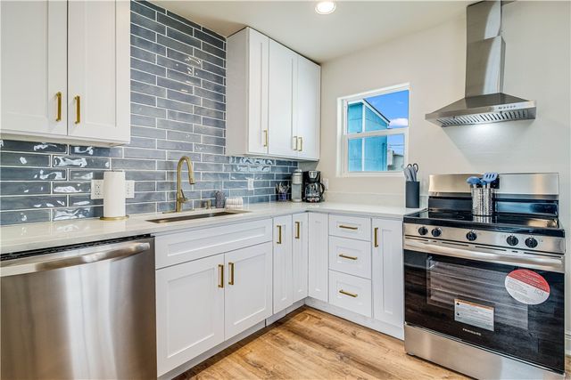 509 W Avenue E, Port Aransas, TX 78373