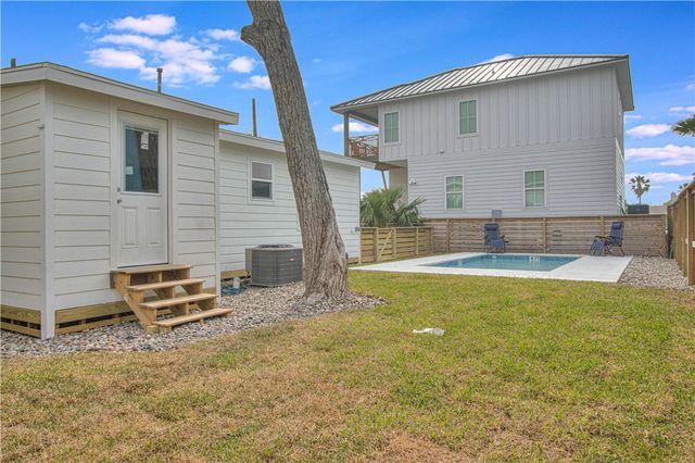 509 W Avenue E, Port Aransas, TX 78373