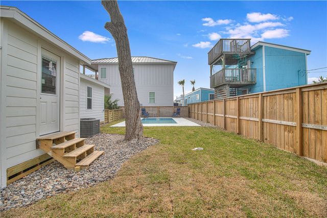 509 W Avenue E, Port Aransas, TX 78373
