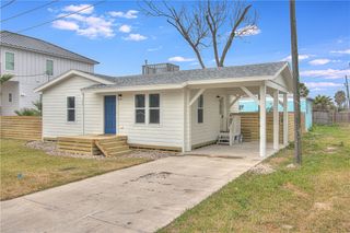 509 W Avenue E, Port Aransas, TX 78373