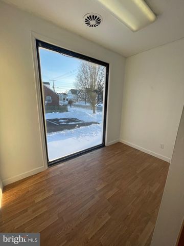 34 S BROADWAY, Pennsville, NJ 08070