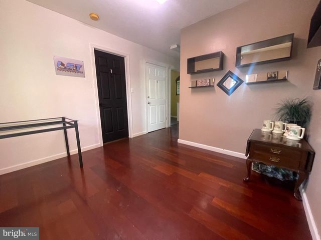 34 S BROADWAY, Pennsville, NJ 08070