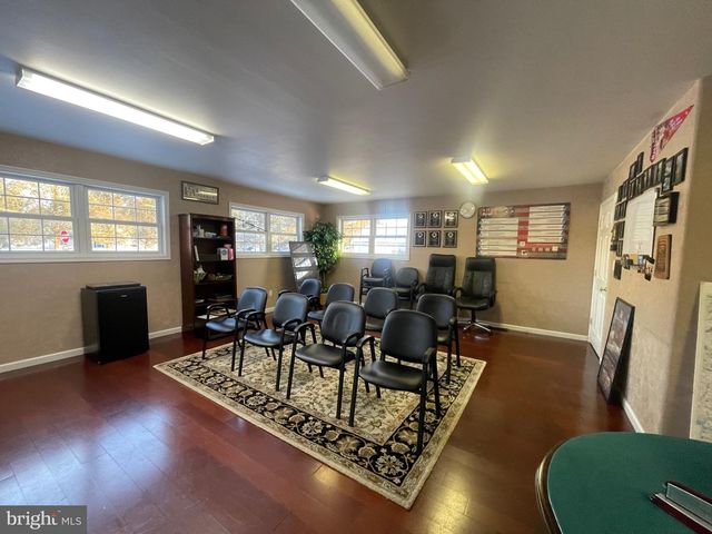 34 S BROADWAY, Pennsville, NJ 08070