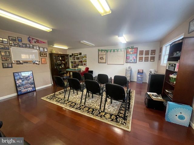 34 S BROADWAY, Pennsville, NJ 08070