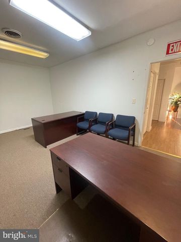 34 S BROADWAY, Pennsville, NJ 08070