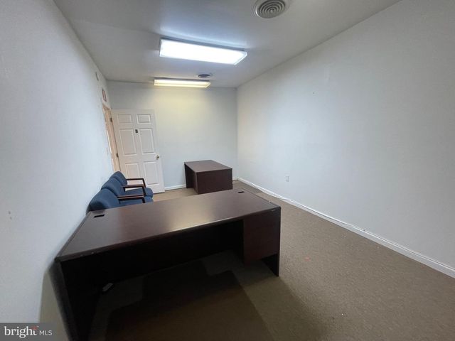 34 S BROADWAY, Pennsville, NJ 08070