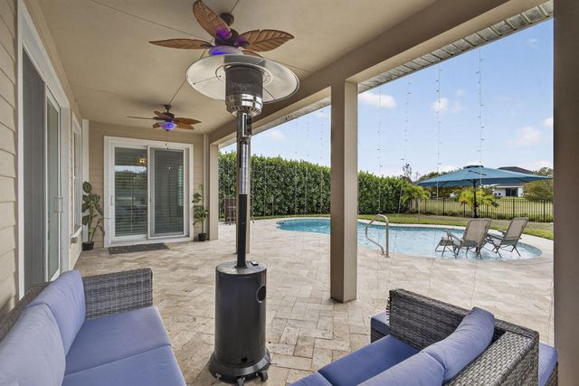 929 Sterling Pine Place, Loxahatchee, FL 33470